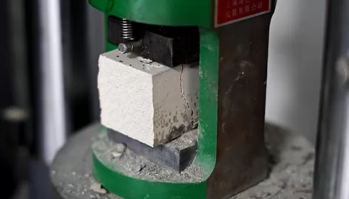 Teste de resistência à flexão e compressão